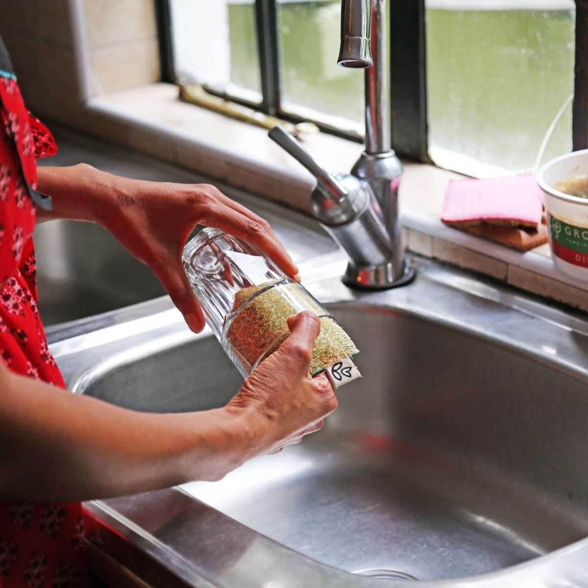 Grounded - Rinsing glass with Loofah scrubber 1 scaled scaled Provisions Loofah Sponge (4 pack) - Image 2